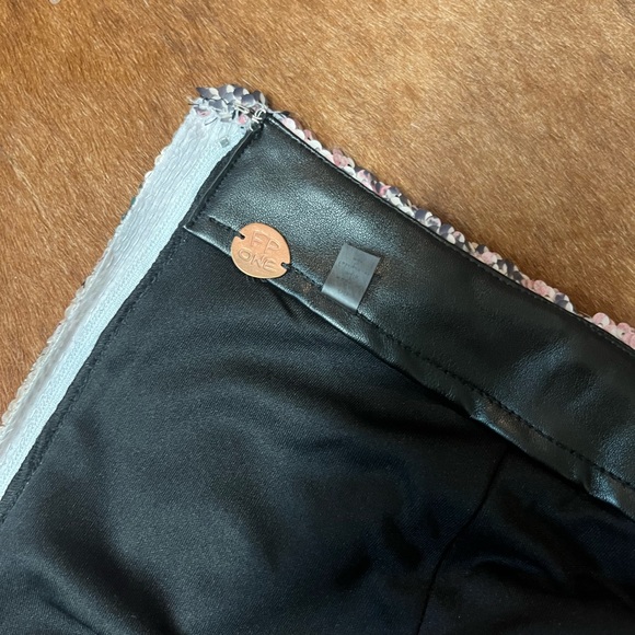 Free People Pink Cheetah sequins skirt😍 NWT - Picture 6 of 7